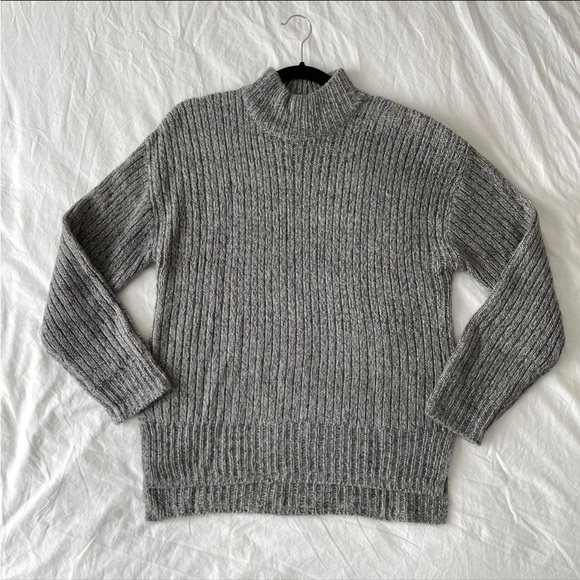H&M Fall Winter Grey Mock Neck Sweater XS - Picture 1 of 5